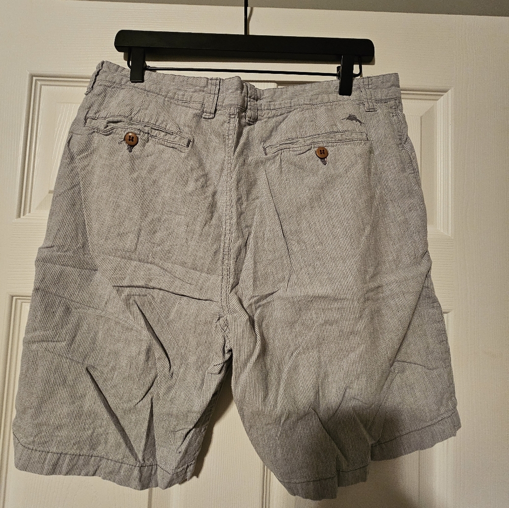 Tommy Bahama Men's size 34 Linen/cotton short - Picture 2 of 3